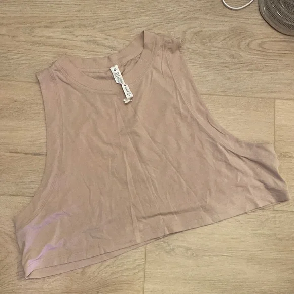 Lululemon tank - Picture 2 of 5